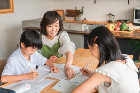 自室学習よりも<br>リビング学習がよい？